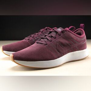 Nike Athletic Suede Shoes Size 7.5